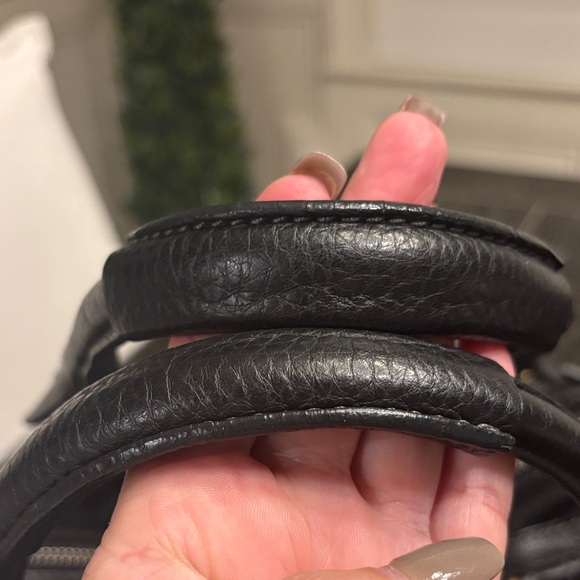 Chloe Black Leather Shoulder Bag with Gold Lock - Picture 5 of 15